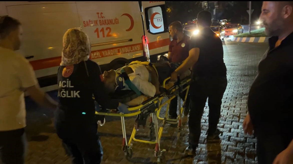 Adıyaman’da iki otomobilin çarpıştığı kazada 3 kişi yaralandı