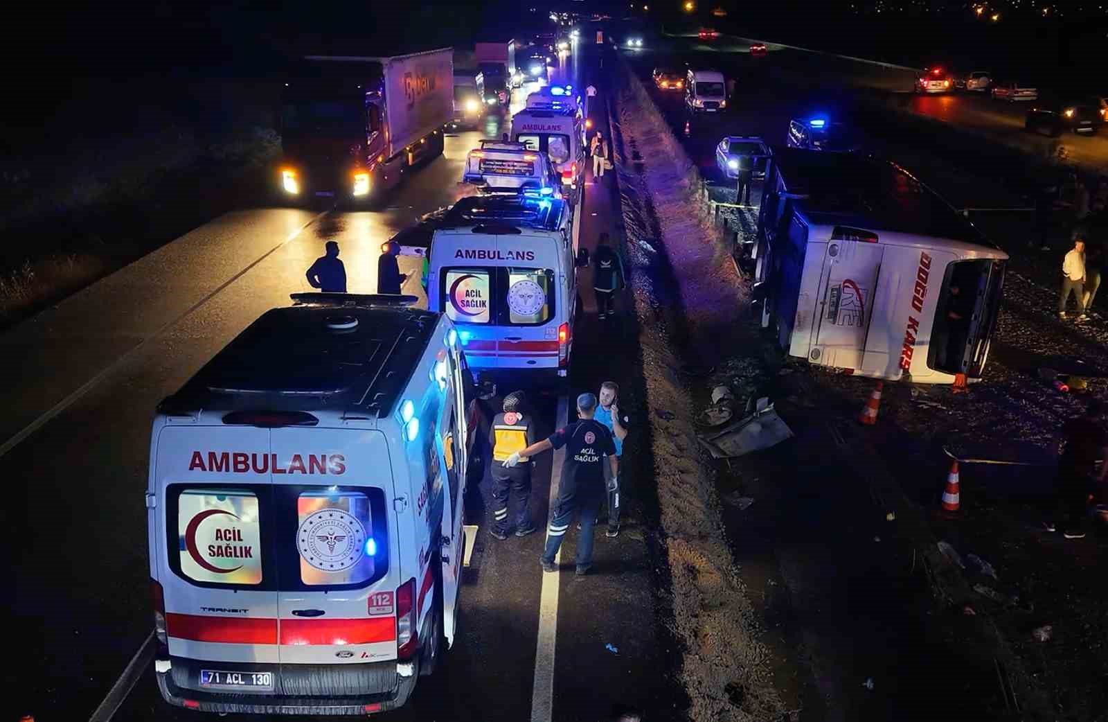 Kırıkkale’deki otobüs kazasında 29 kişi yaralandı