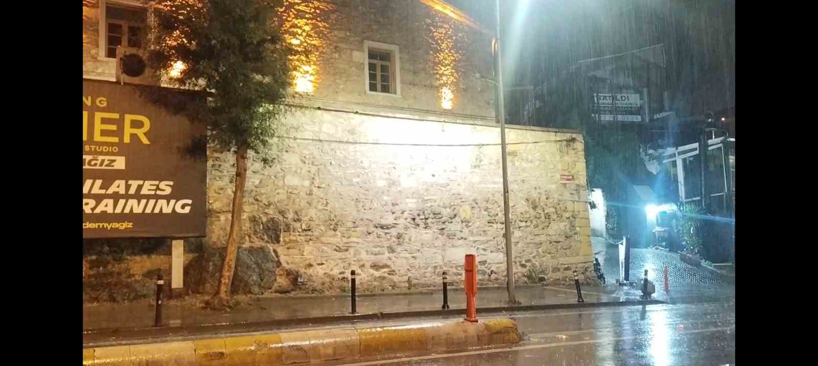 İstanbul’da beklenen yağış başladı