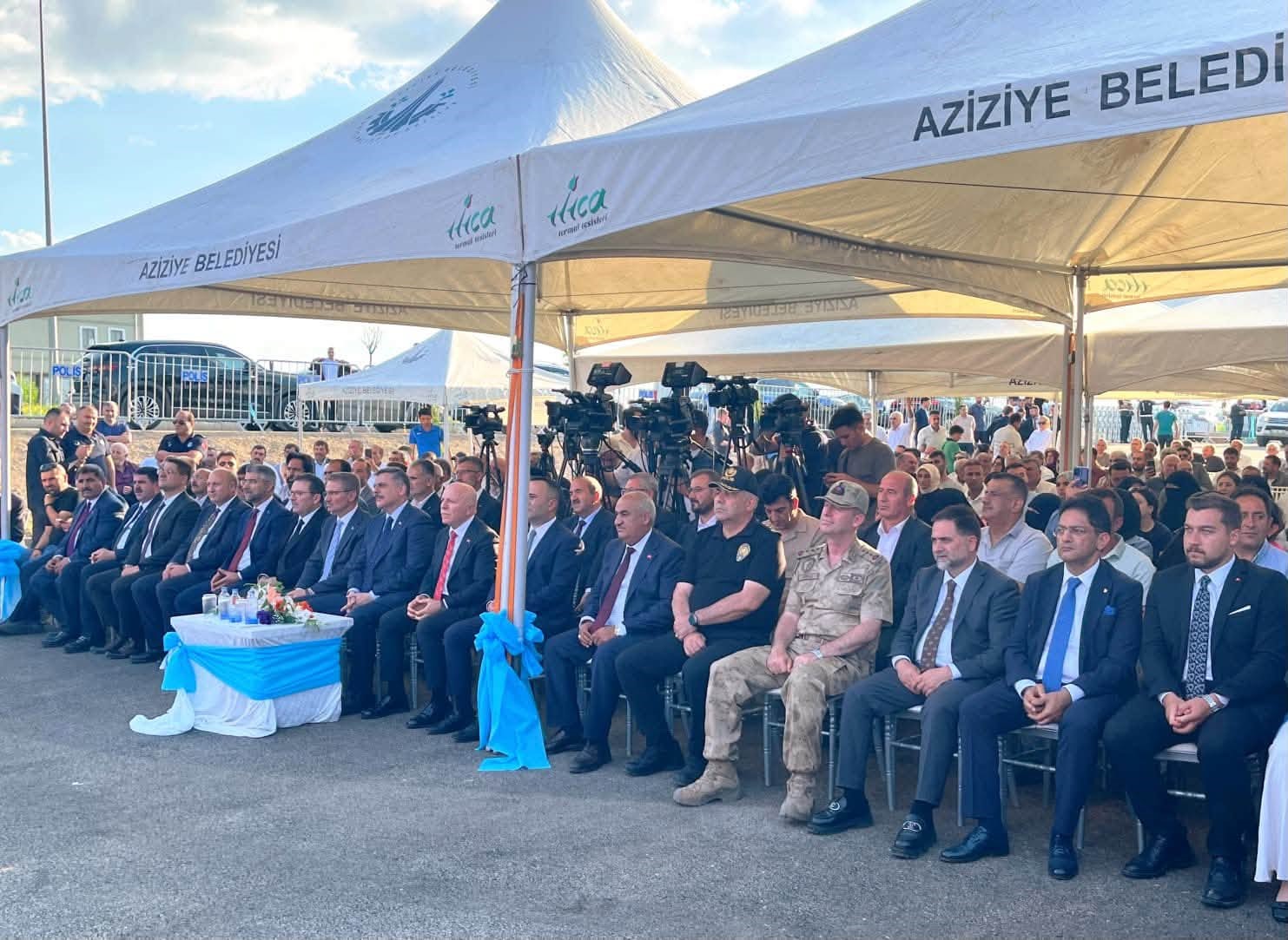 Bakan Çiftçi Aziziye’de toplu açılışlara katıldı