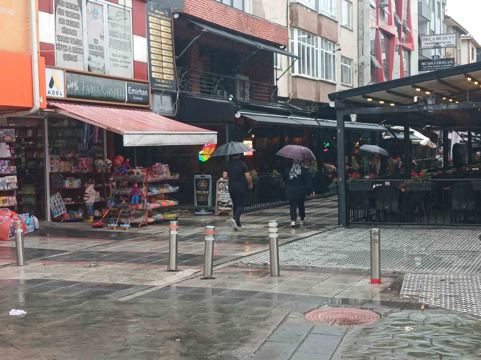 Sakarya’da sağanak hayatı olumsuz etkiledi