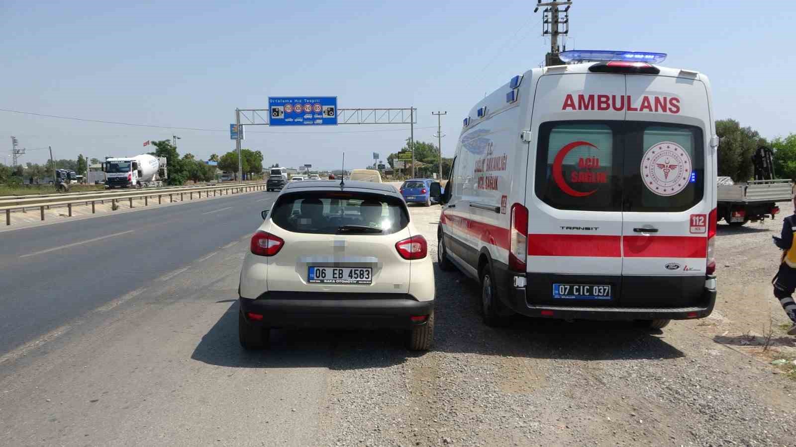 Otomobil ile motosiklet çarpıştı, görgü tanığı ile sürücü kazayı tartıştı