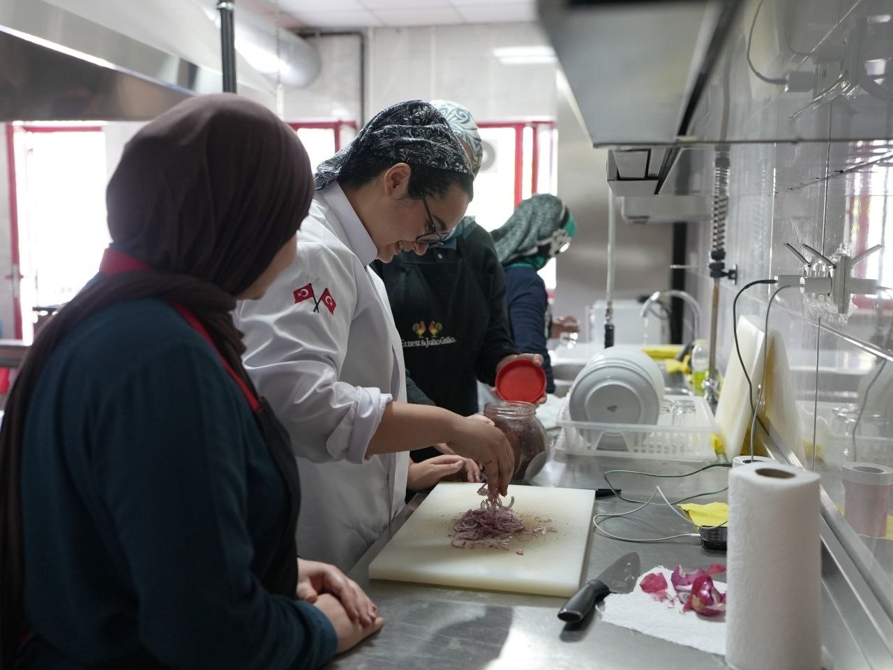 Denizli Büyükşehirden geleceğin şeflerine profesyonel eğitim