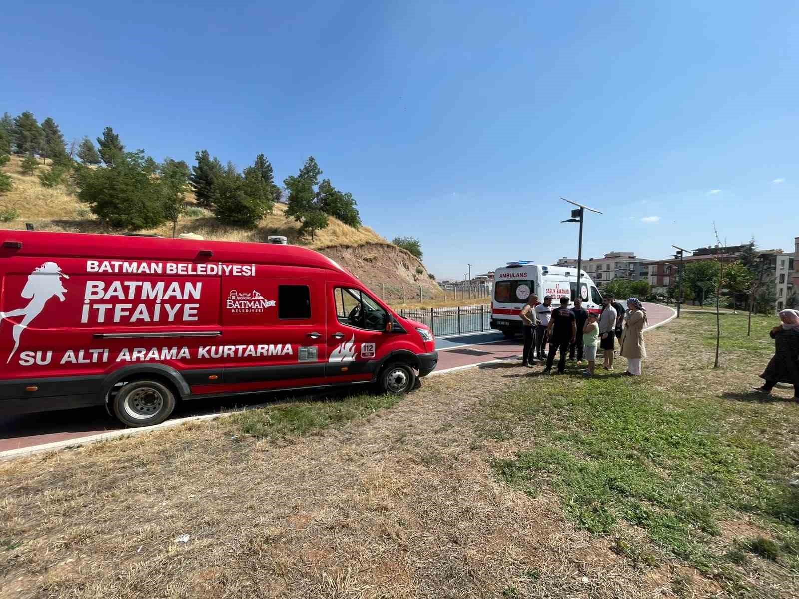 Batman’da selfie çekerken sulama kanalına düştü, vatandaşlar kurtardı
