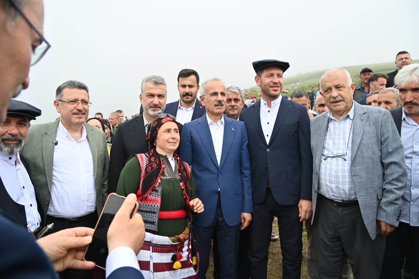 Bakan Uraloğlu’ndan Sis Dağı’nda birlik ve beraberlik mesajı