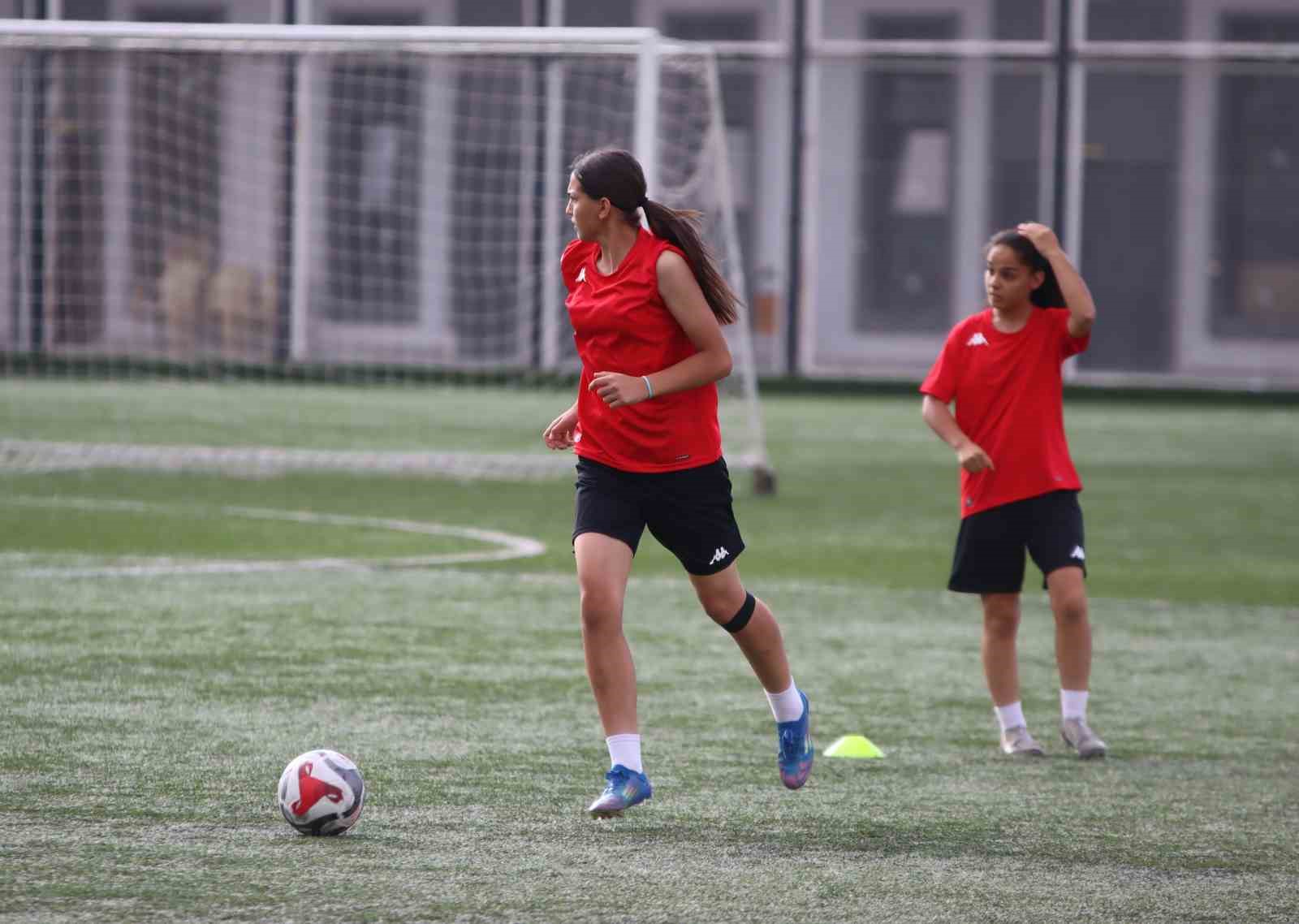 Kayseri Kadın Futbol Kulübü, Süper Lig’e hazırlanıyor