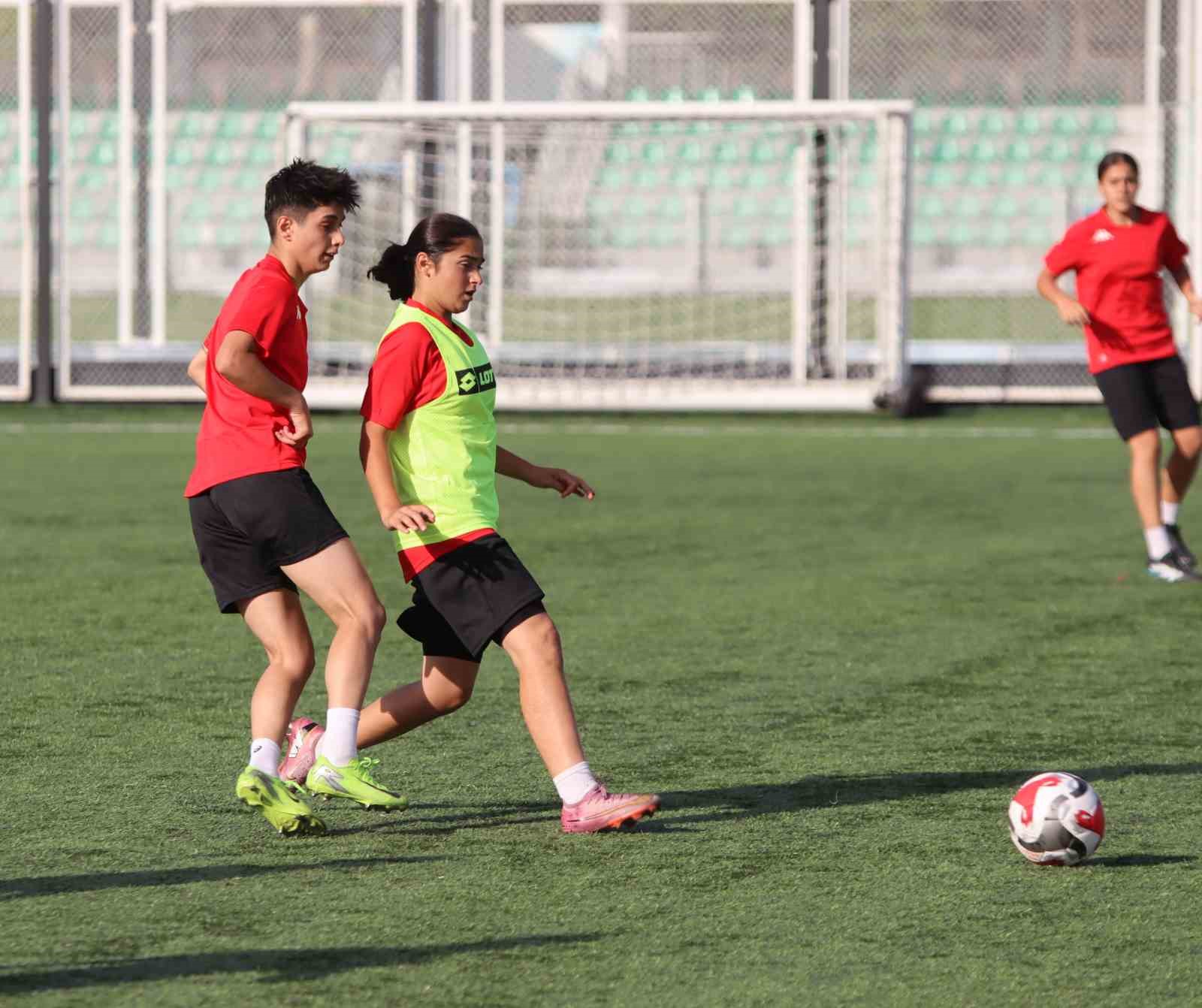 Kayseri Kadın Futbol Kulübü, Süper Lig’e hazırlanıyor