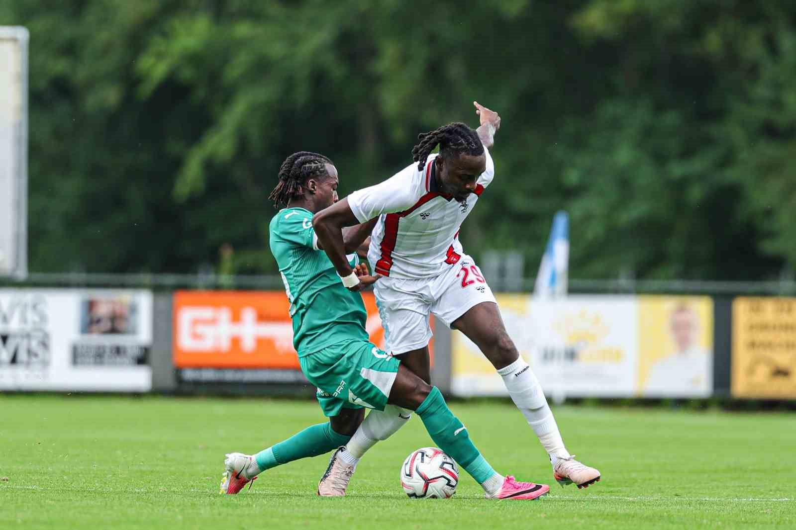 Hazırlık maçı: Samsunspor: 0 - RAAL La Louviere: 0