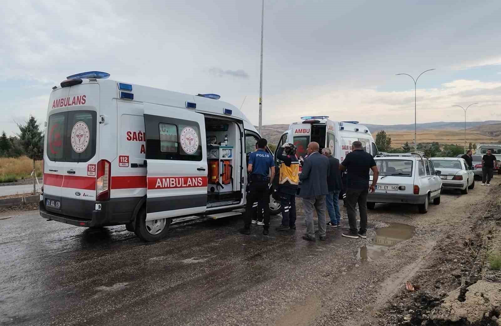 Kırıkkale’de iki otomobil çarpıştı: 3 yaralı