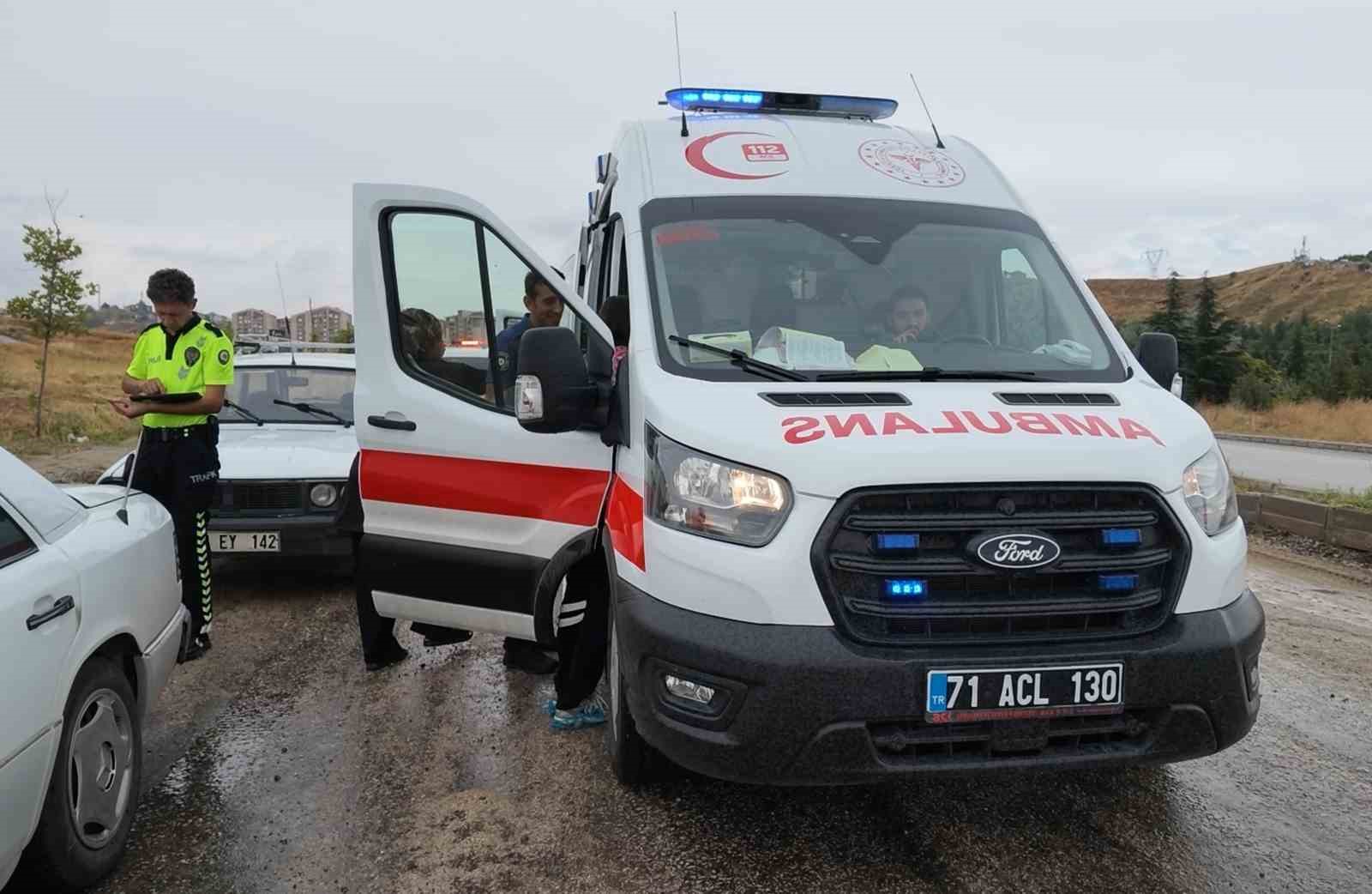 Kırıkkale’de iki otomobil çarpıştı: 3 yaralı