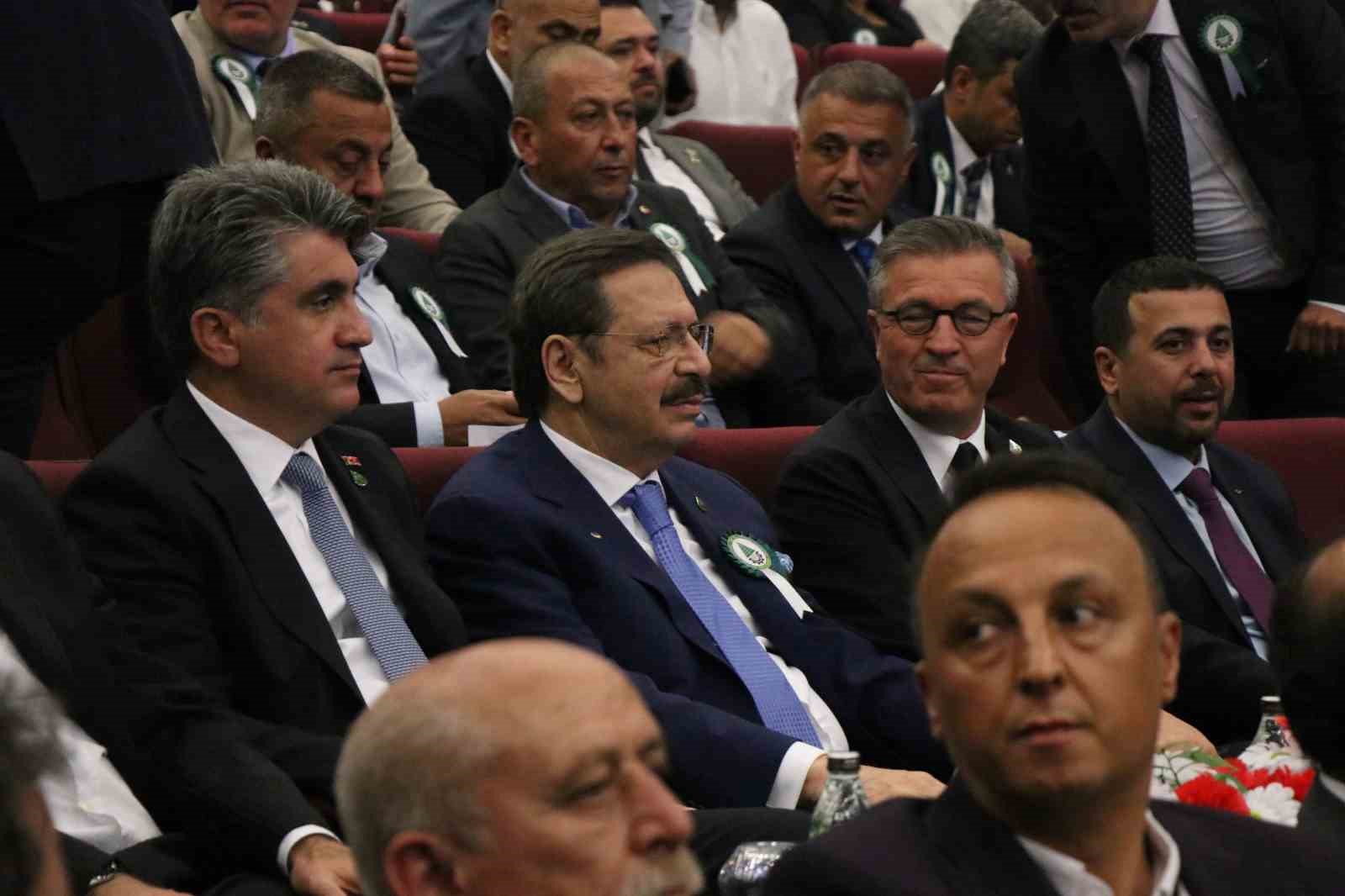 TOBB Başkanı Hisarcıklıoğlu: "Babanın oğula kefil olmadığı yerde biz kefil oluyoruz"