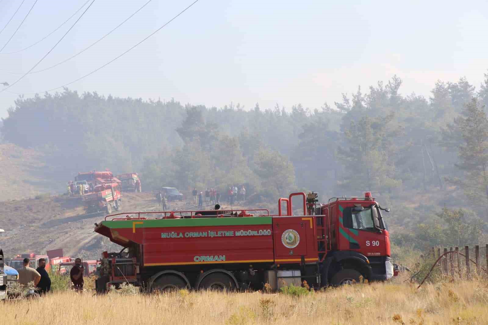 Ateş savaşçılarının bölgedeki çalışmaları sürüyor