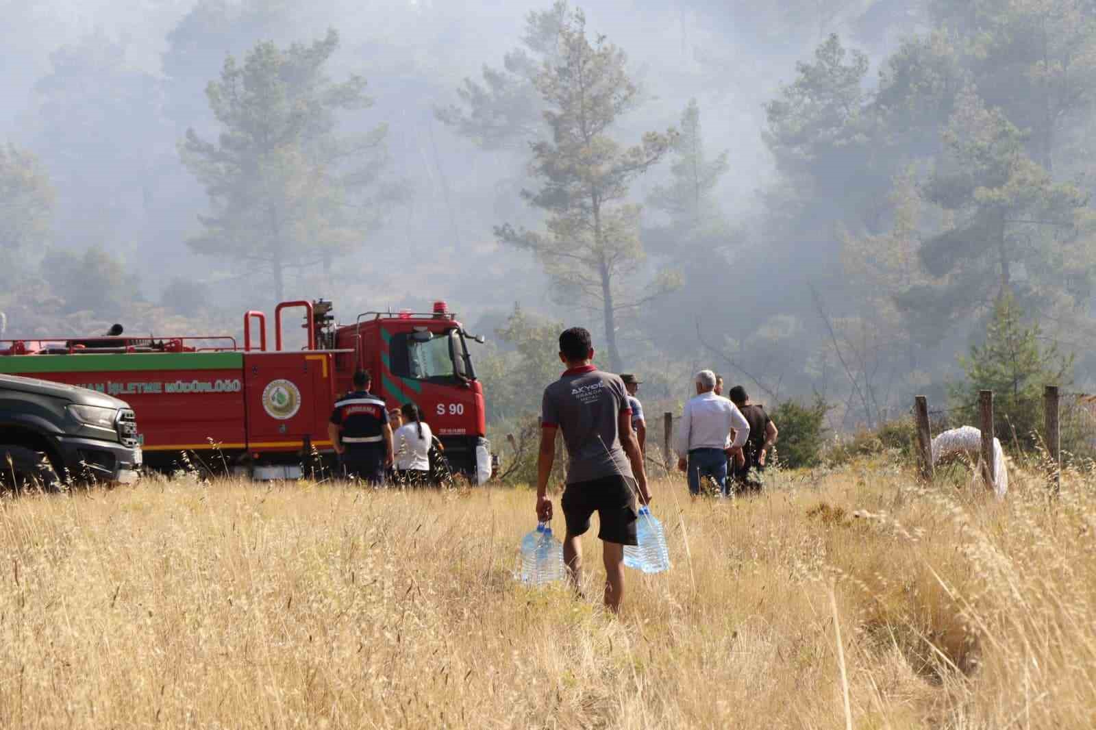 Ateş savaşçılarının bölgedeki çalışmaları sürüyor