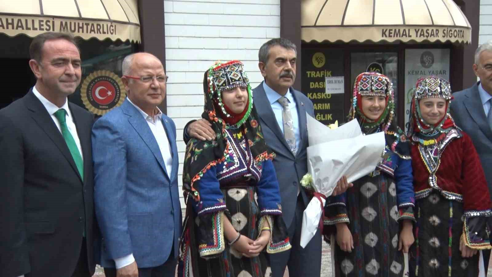 Milli Eğitim Bakanı Tekin Bursa’da Büyük Erzurum Yayla Şenliği’ne katıldı