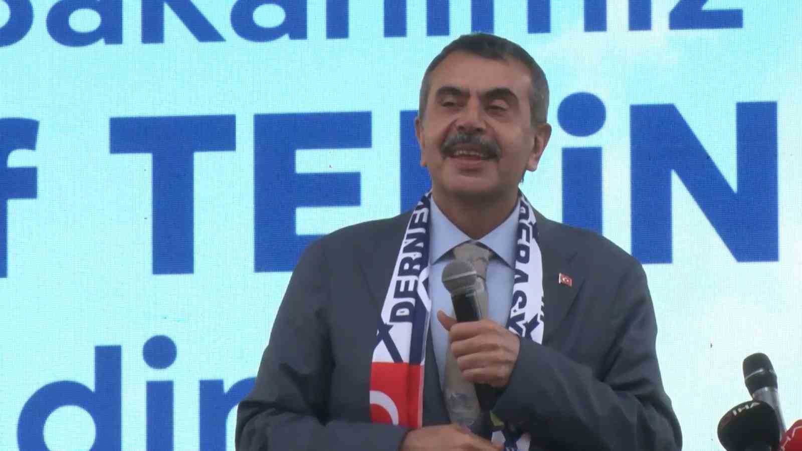 Milli Eğitim Bakanı Tekin Bursa’da Büyük Erzurum Yayla Şenliği’ne katıldı