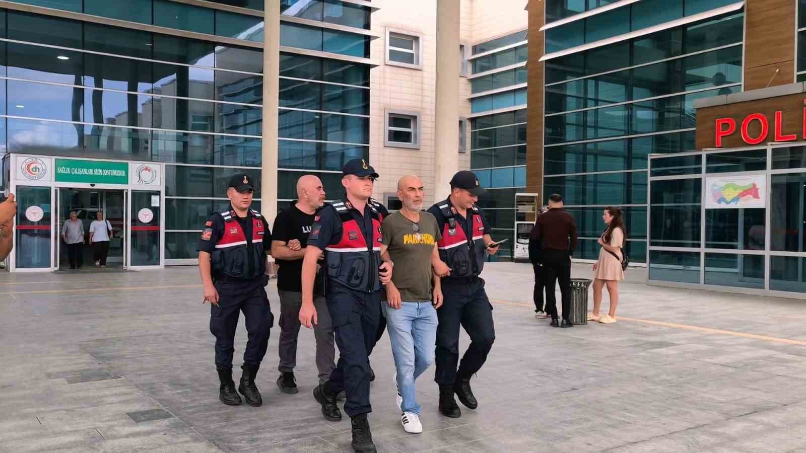 Adli kontrolle serbest kalan ünlü yönetmen Ezel Akay: "Mahkeme sonunda her şeyi öğreneceksiniz"
