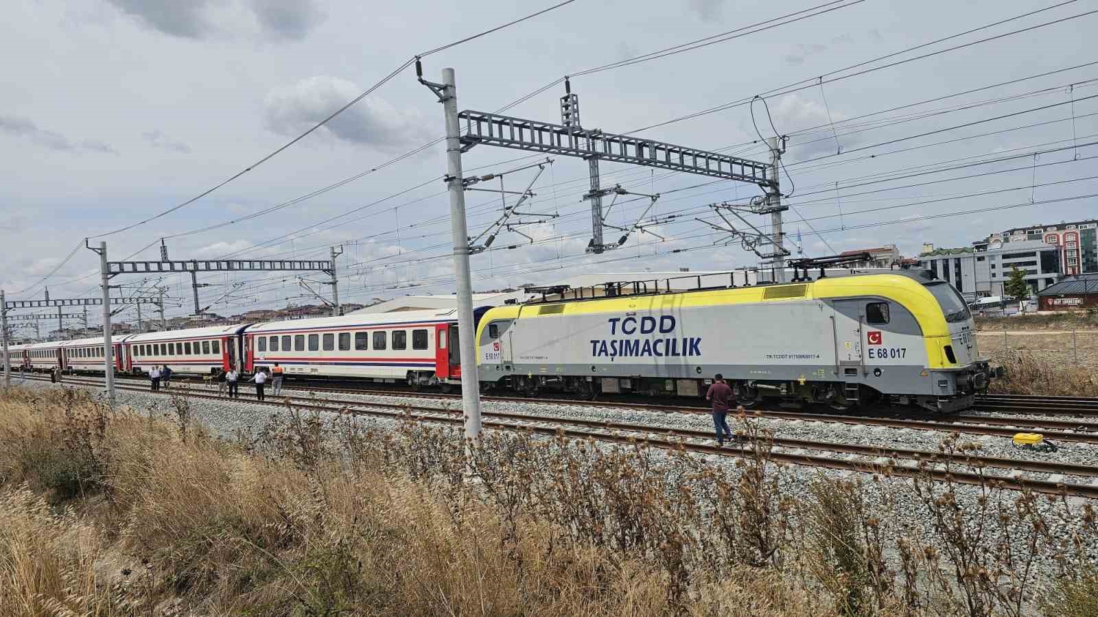 Çerkezköy’de yolcu treni raydan çıktı