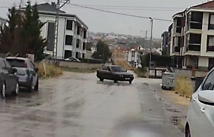 Bursa’da trafikte drift pahalıya patladı: 140 bin TL ceza