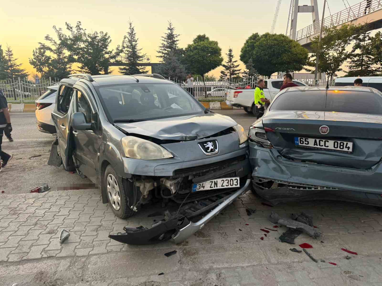 Van’da zincirleme trafik kazası: 1 yaralı