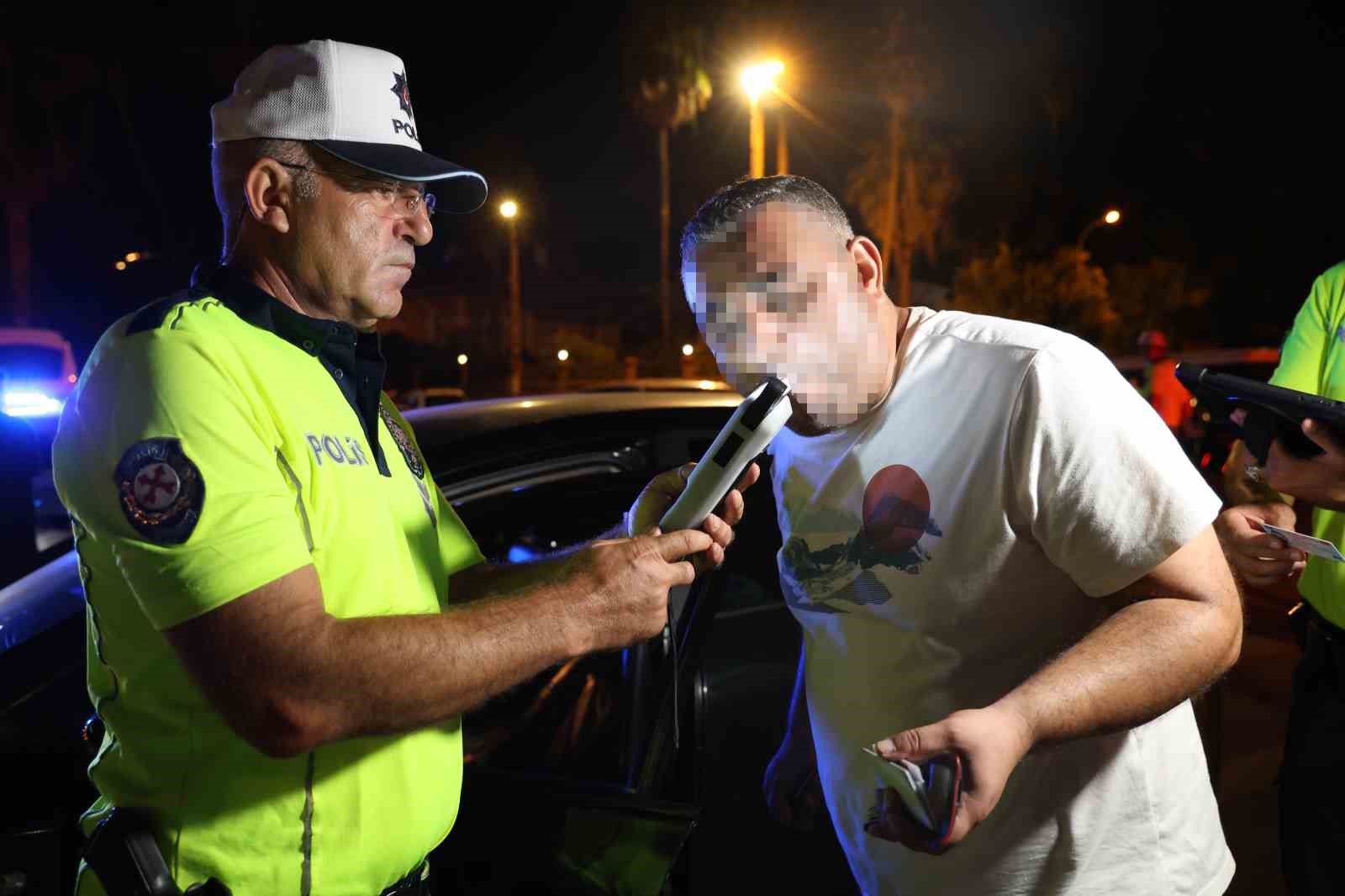 Adana’da trafik denetiminde 42 sürücüye ceza yağdı