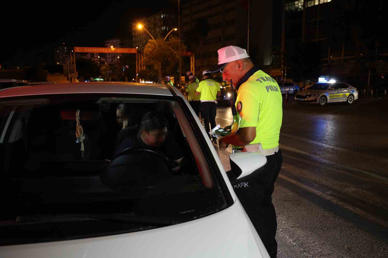 Adana’da trafik denetiminde 42 sürücüye ceza yağdı