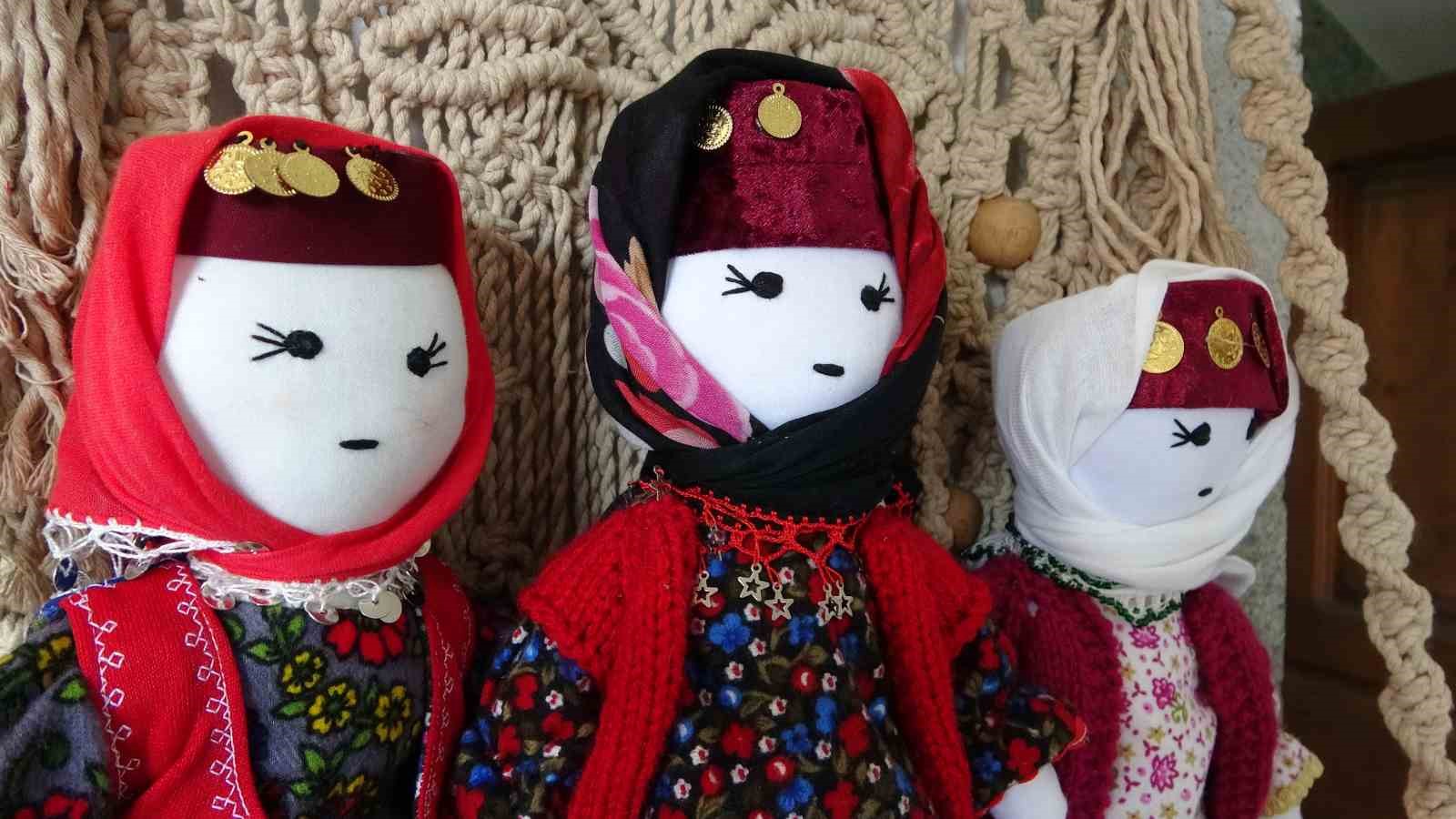 Atıl kumaşları sanata dönüştürüyorlar