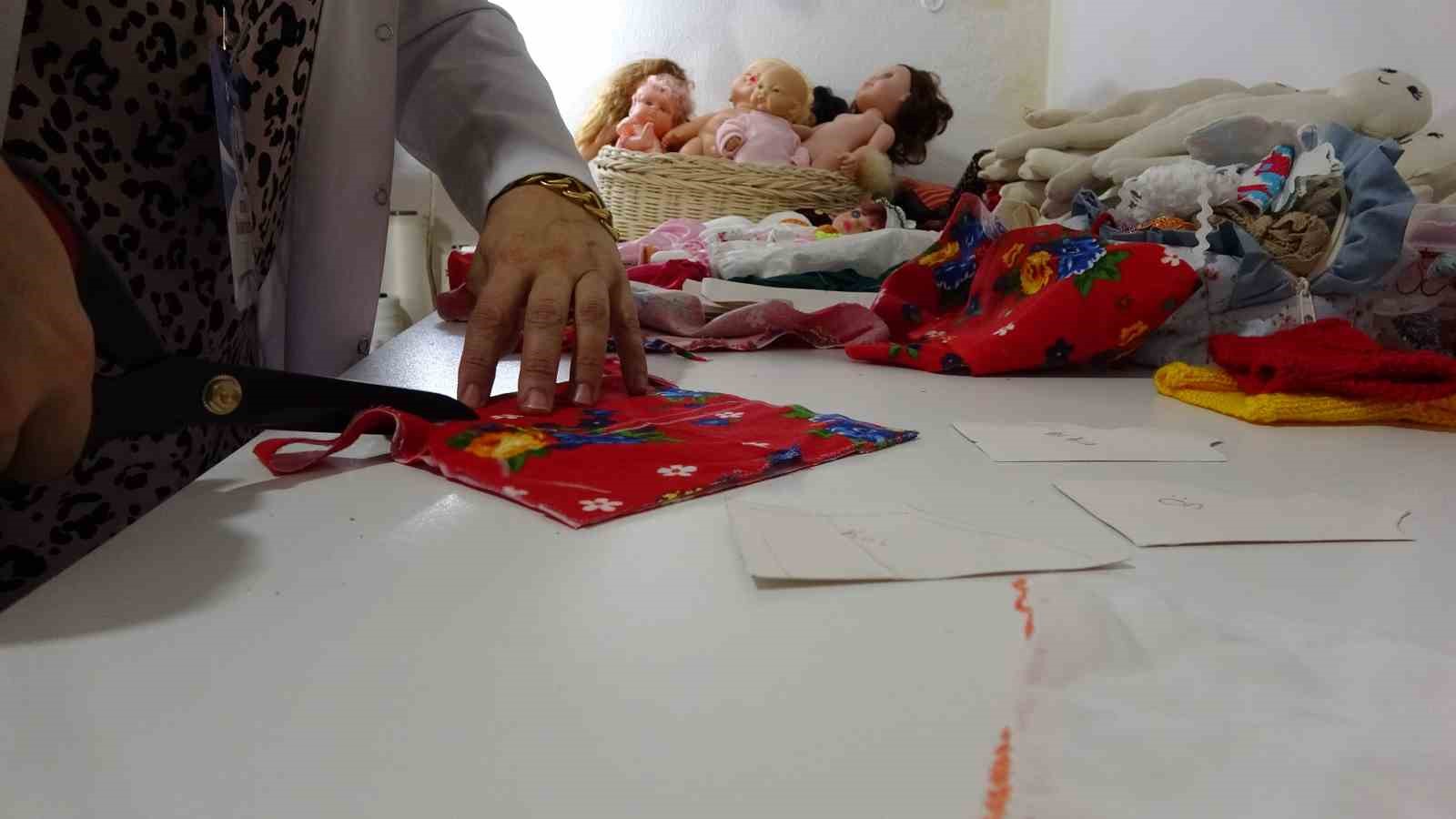 Atıl kumaşları sanata dönüştürüyorlar