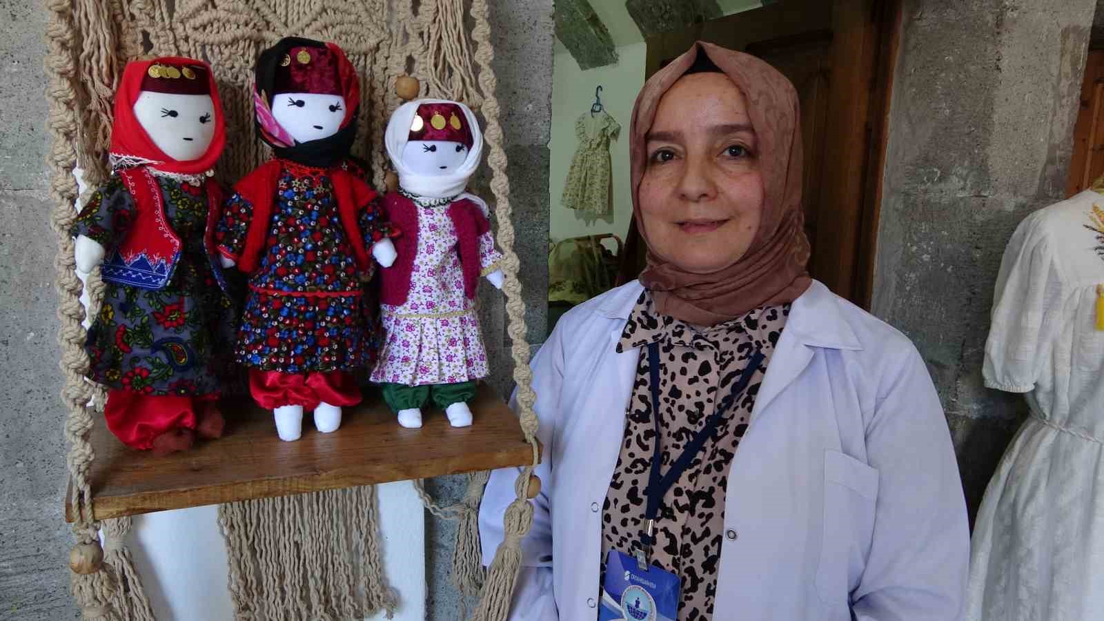 Atıl kumaşları sanata dönüştürüyorlar