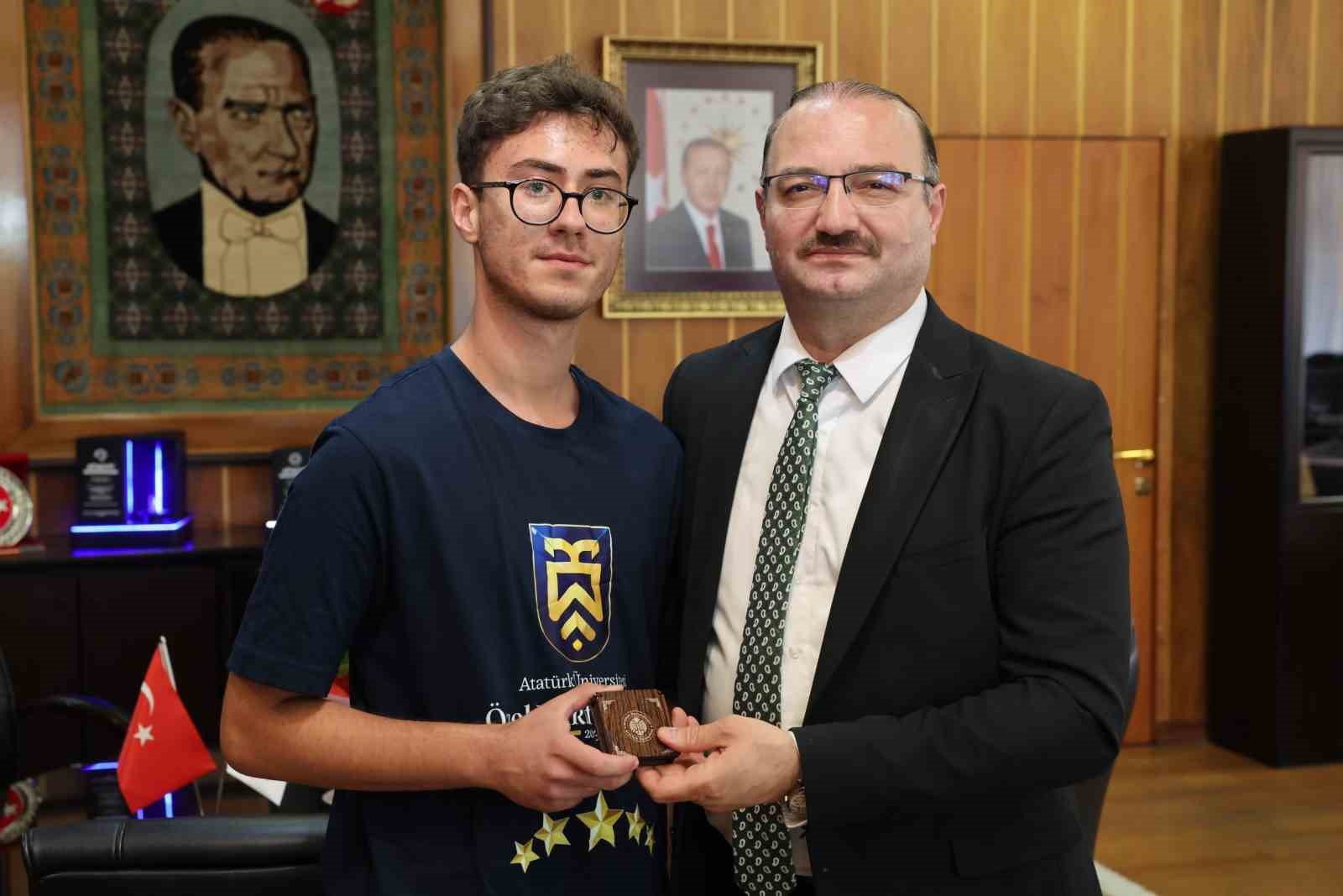 Atatürk Üniversitesi özel vakıf okullarından 2026 YKS’de zirveye taşınan başarı
