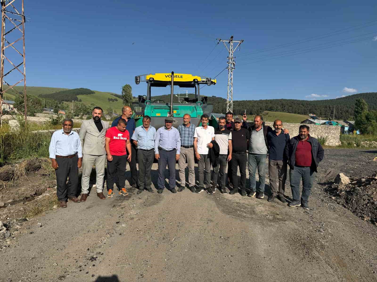 Hamamlı köyü sıcak asfaltla buluşuyor: Sarıkamış’ta ulaşım konforu artıyor