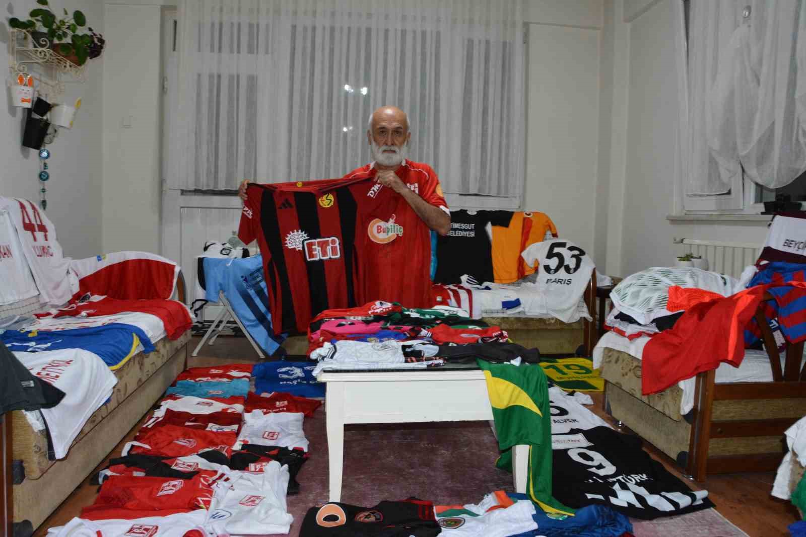 Balıkesir’de 300 formalık koleksiyon