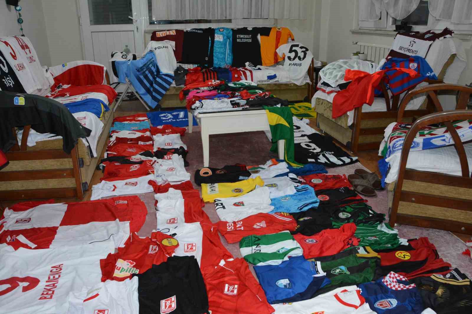 Balıkesir’de 300 formalık koleksiyon