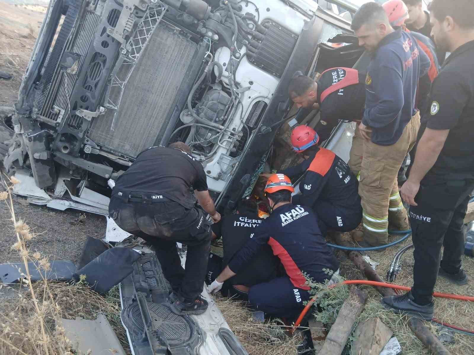 Şırnak’ta tır devrildi: 1 yaralı
