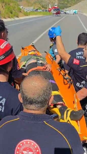 Antalya’da otomobil uçuruma yuvarlandı: 5 ölü, 2 yaralı
