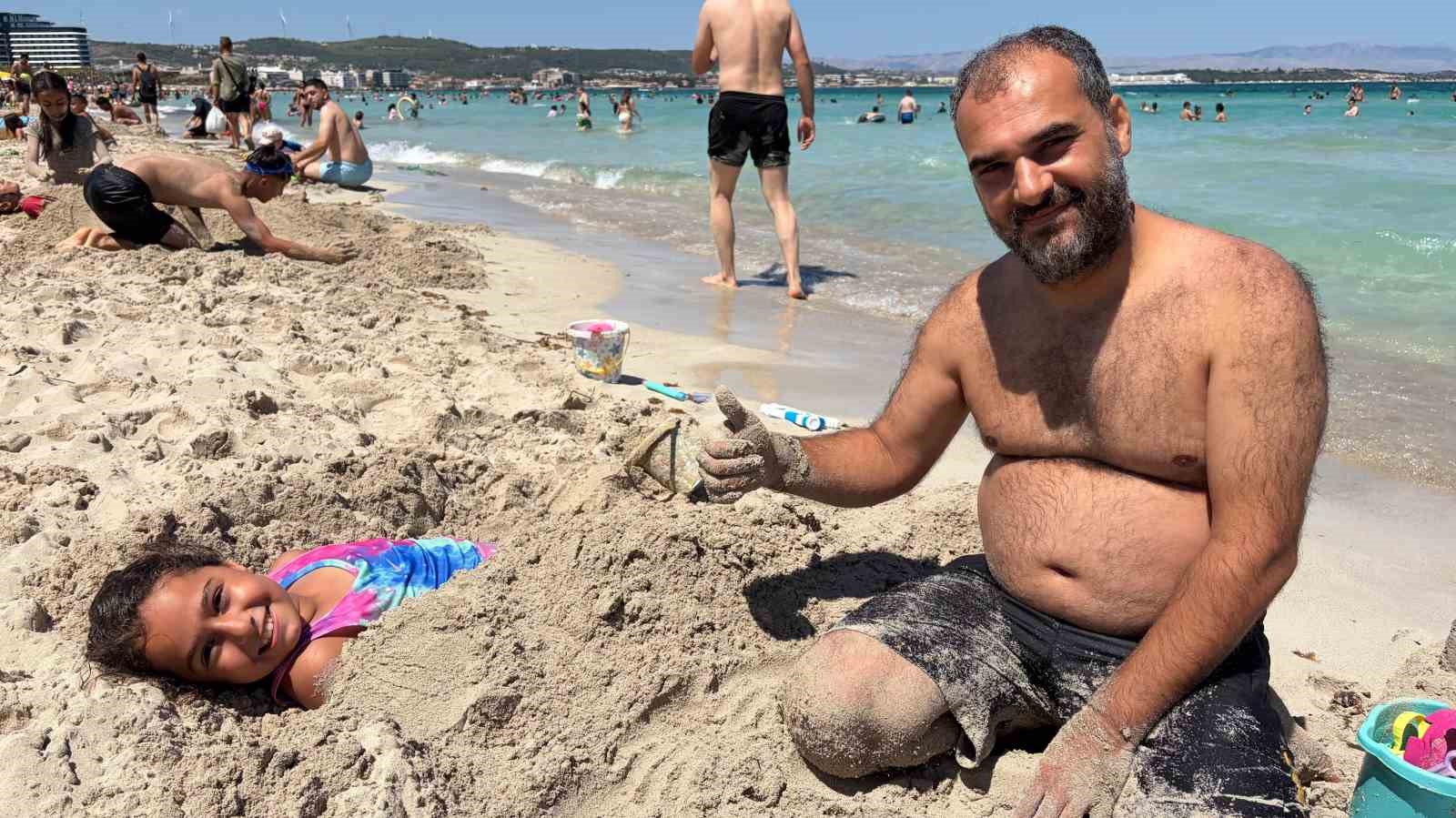 Tatilciler hafta sonu Çeşme’nin keyfini çıkardı