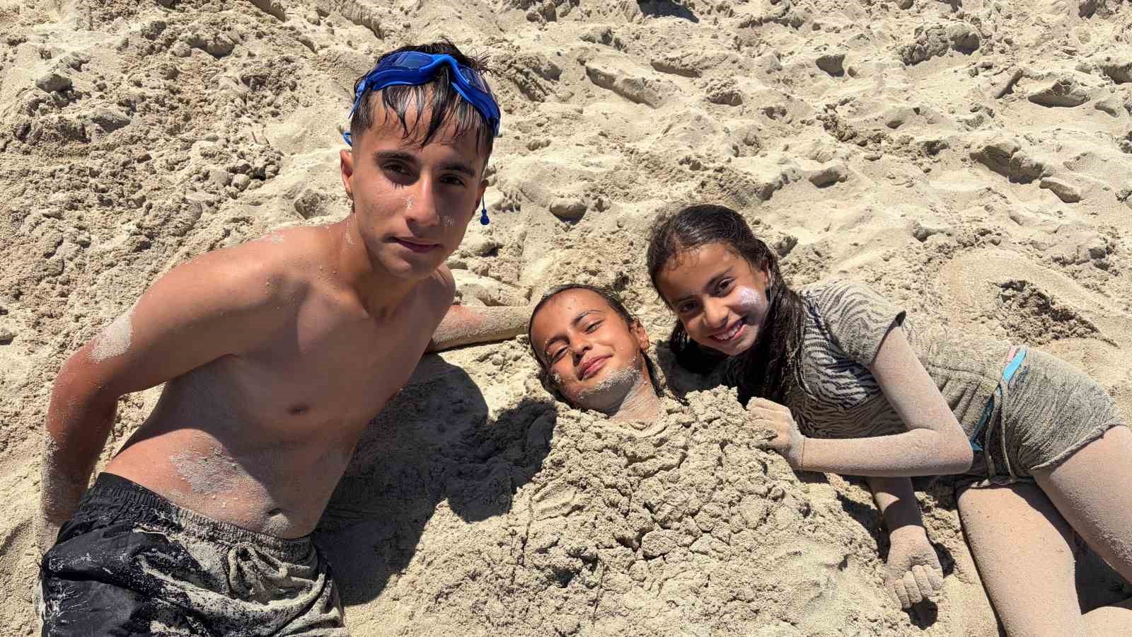 Tatilciler hafta sonu Çeşme’nin keyfini çıkardı