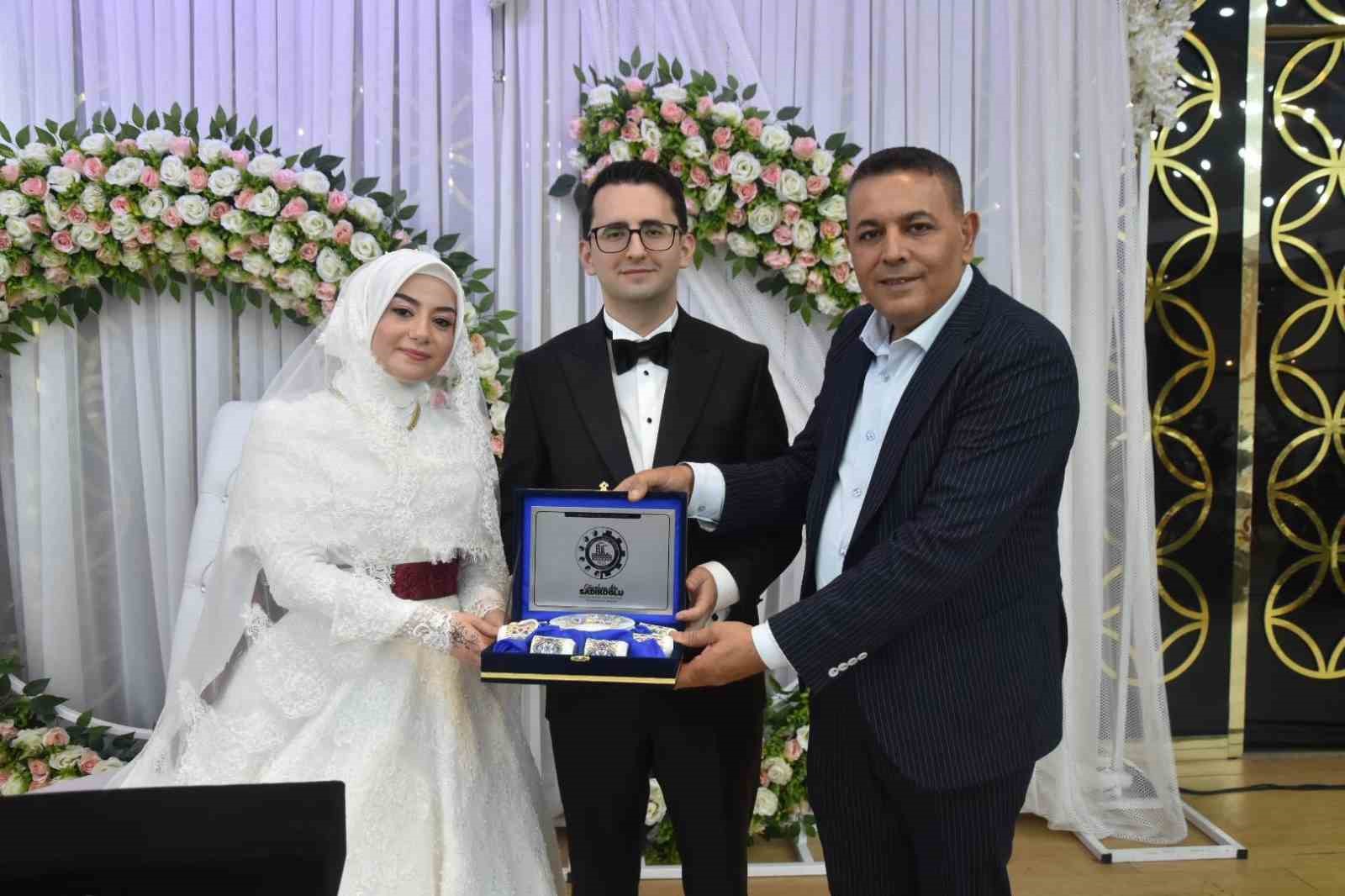 Malatya protokolünü buluşturan düğün