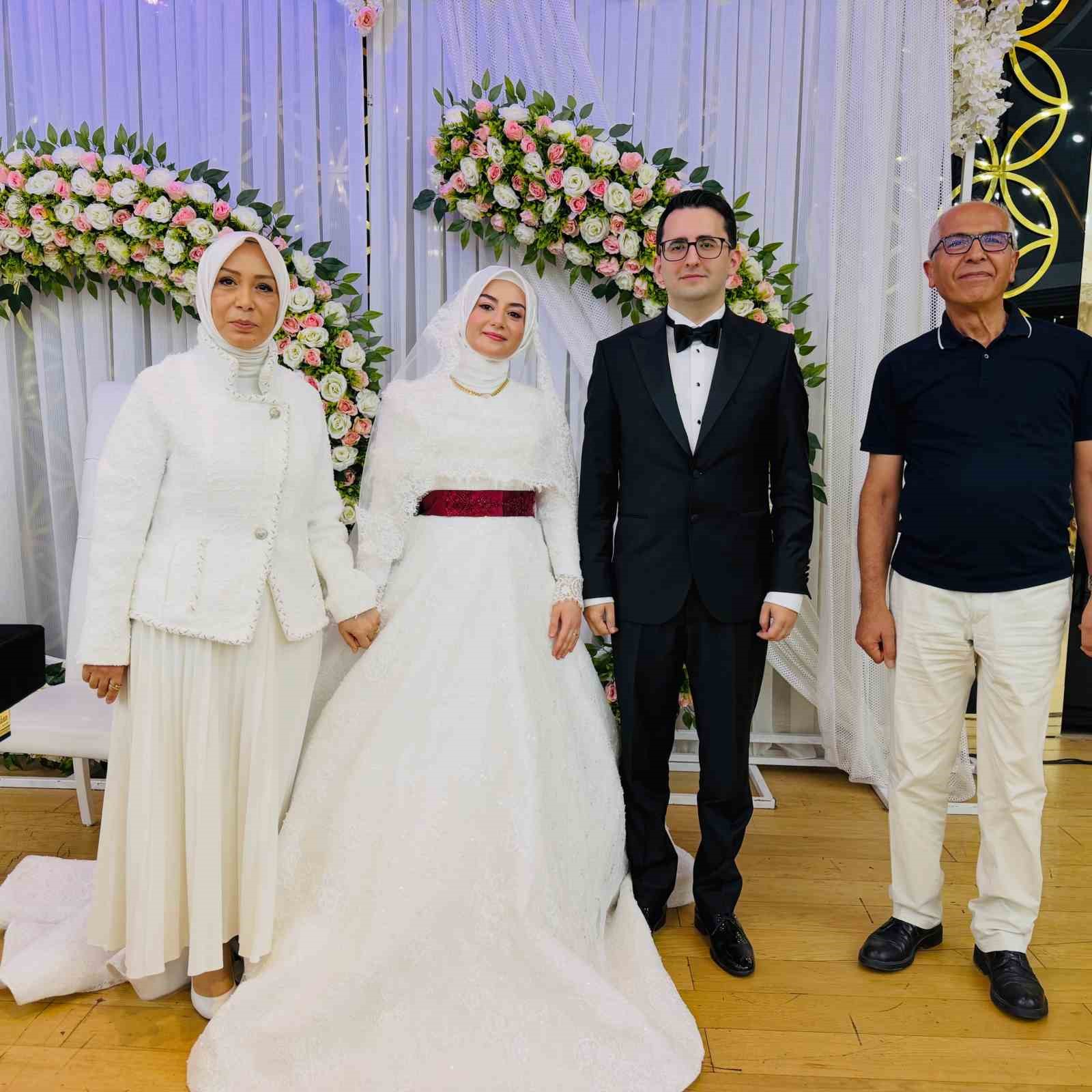 Malatya protokolünü buluşturan düğün