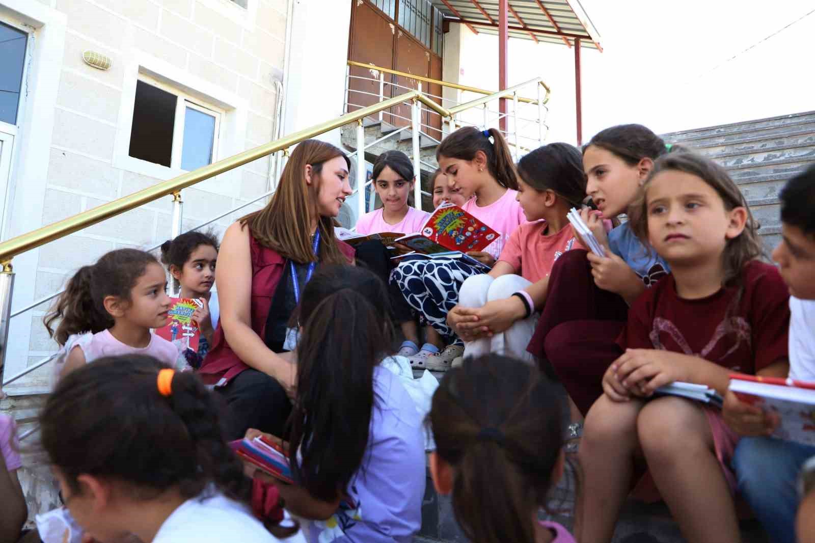 Masal Sandığı kırsal mahallelerde çocuklarla buluştu