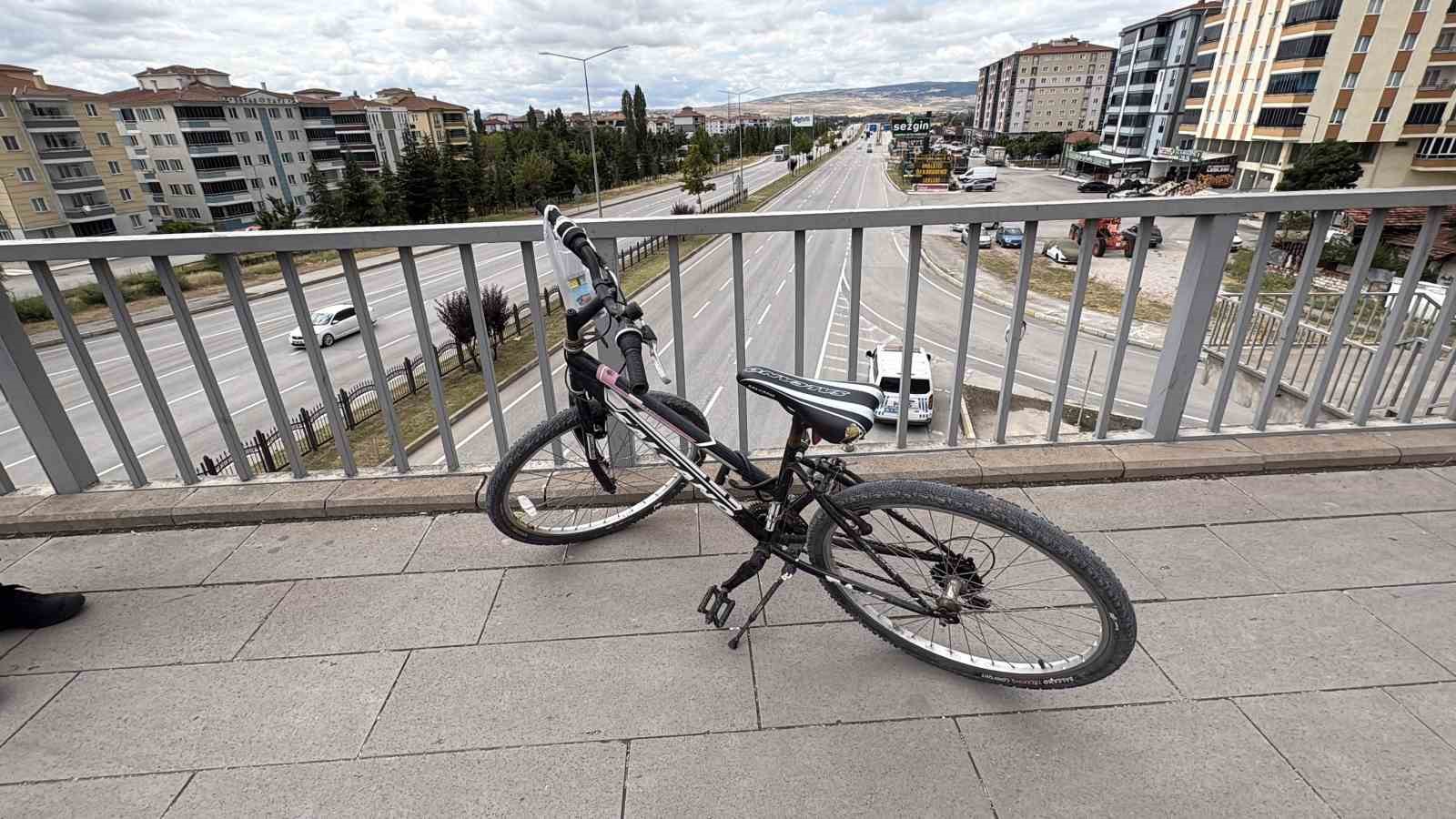 Çorum’da üst geçitten atlayan kadın yaralandı