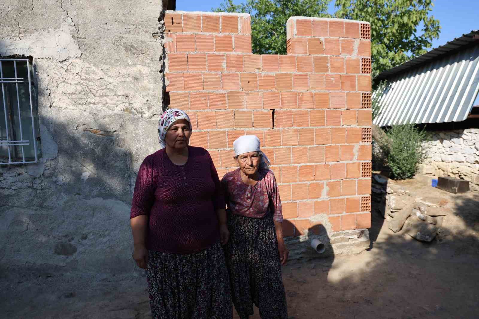 Hayatta kimsesi kalmayan Ümmü nine yıllardır tuvalet ve banyoya hasret yaşıyor