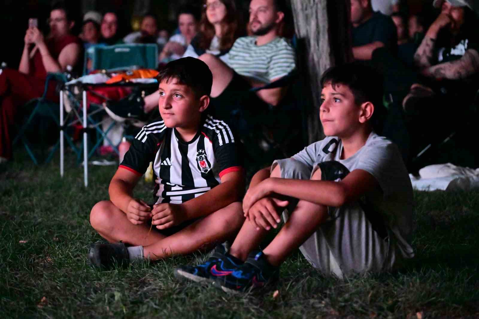 Manisa’da Açık Hava Sinema Geceleri nostalji rüzgarı estiriyor