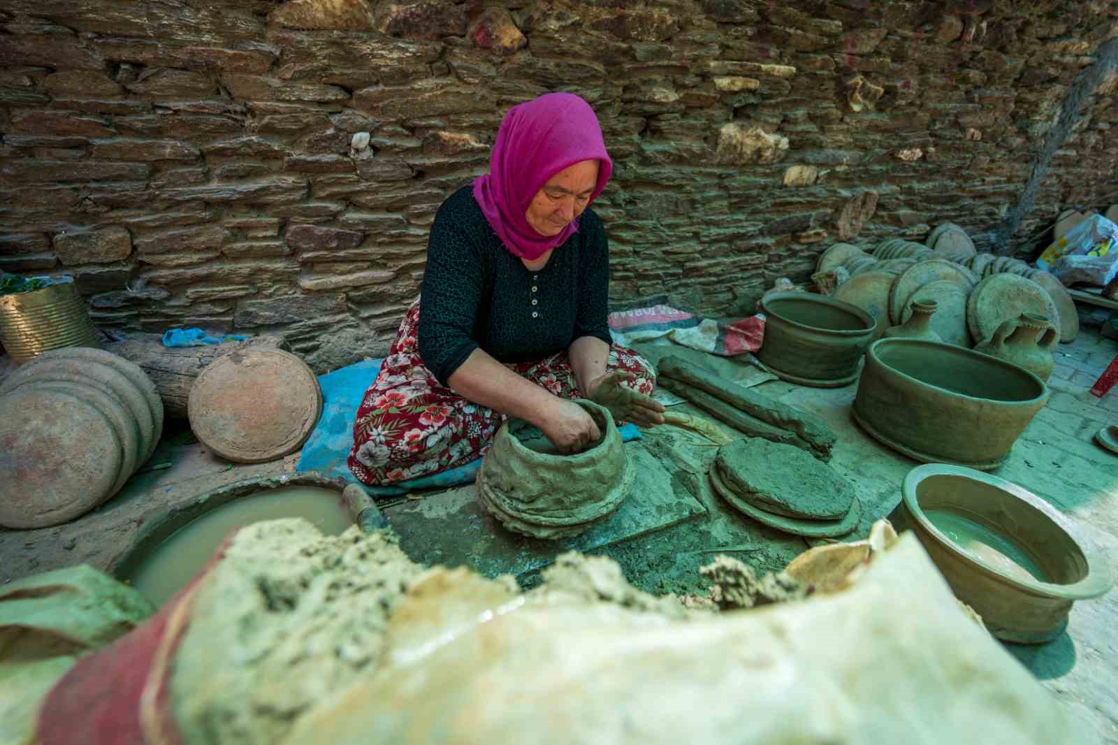 Binlerce yıllık gelenek çömlek üretimi kadın emeğiyle yaşatılıyor