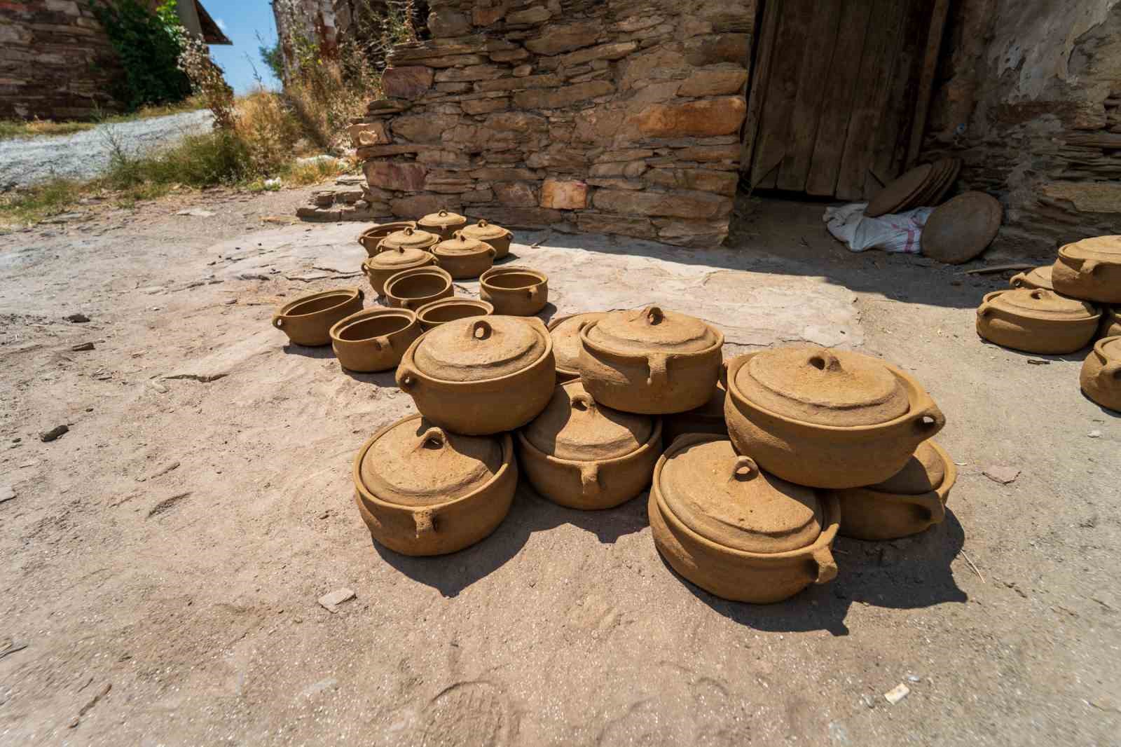 Binlerce yıllık gelenek çömlek üretimi kadın emeğiyle yaşatılıyor