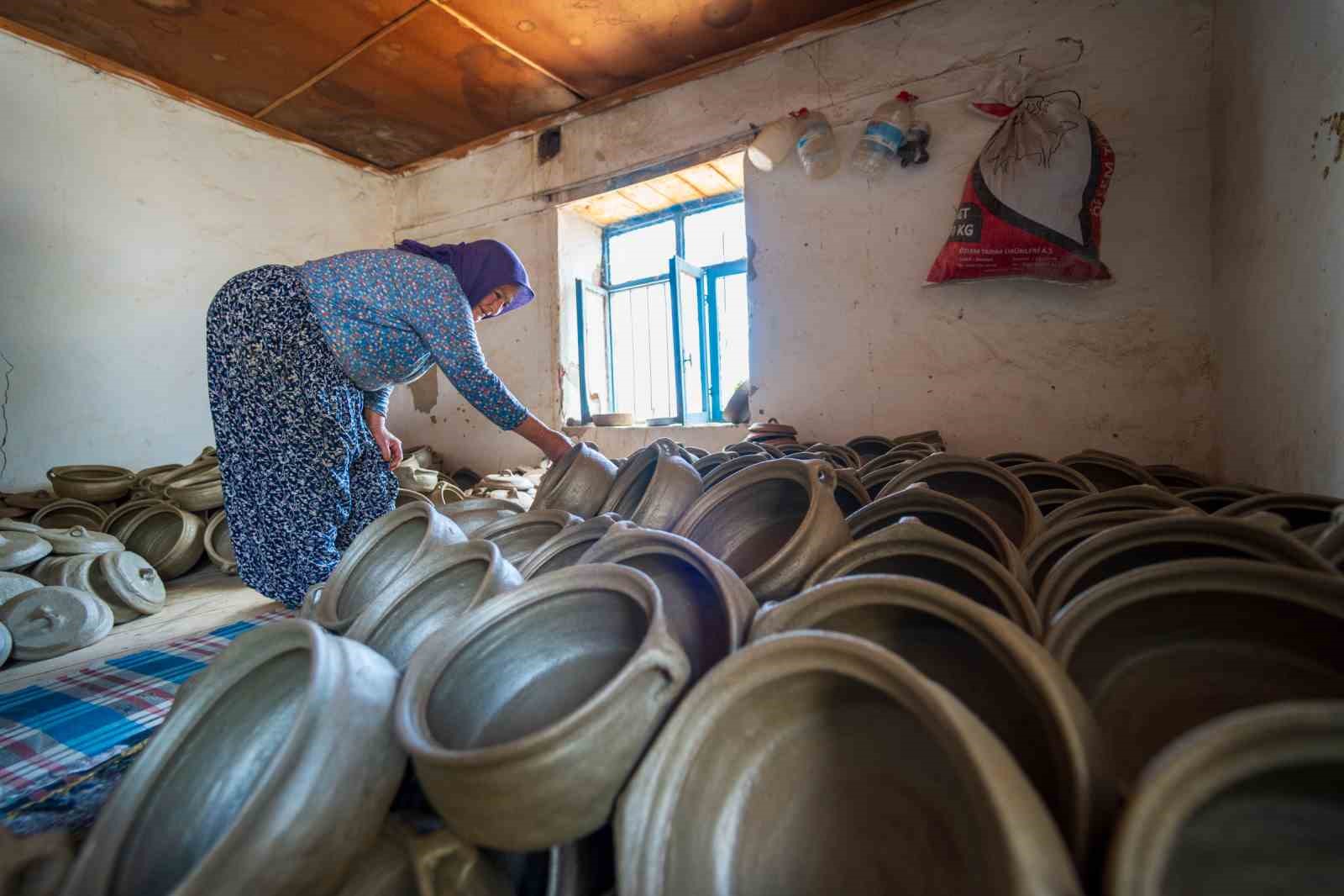 Binlerce yıllık gelenek çömlek üretimi kadın emeğiyle yaşatılıyor