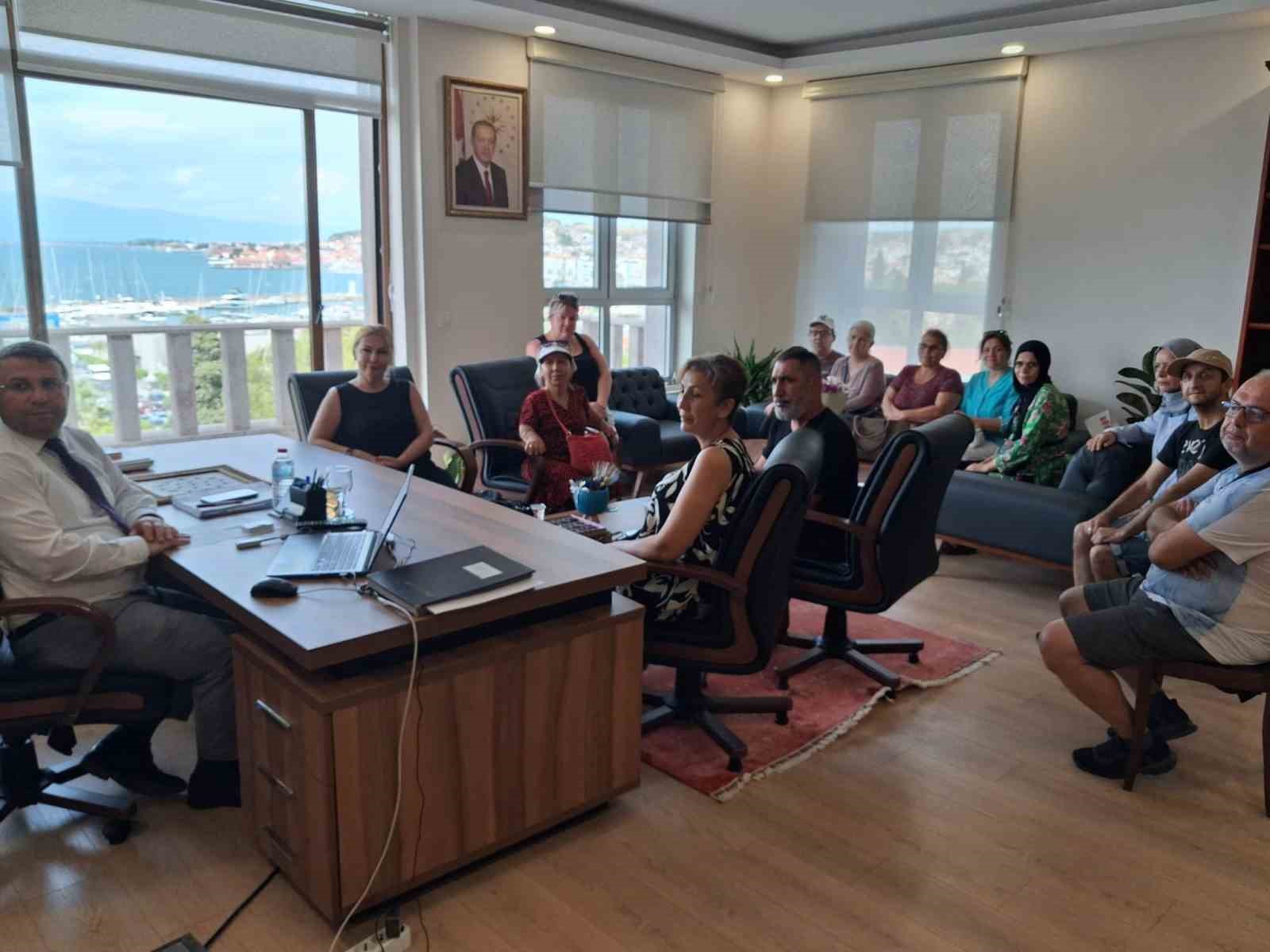 Ayvalık Birlik Ortopedik Engelliler Derneği’nden Kaymakam Cimşit’e hayırlı olsun ziyareti