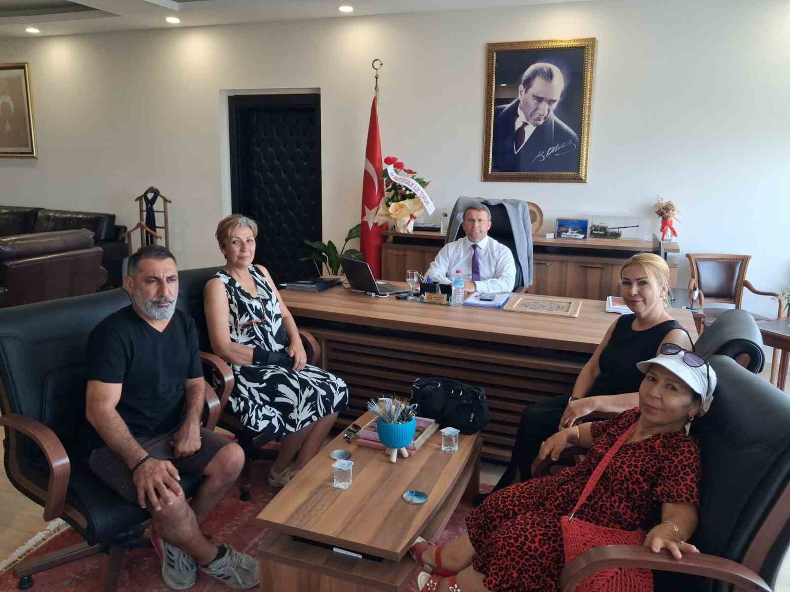 Ayvalık Birlik Ortopedik Engelliler Derneği’nden Kaymakam Cimşit’e hayırlı olsun ziyareti