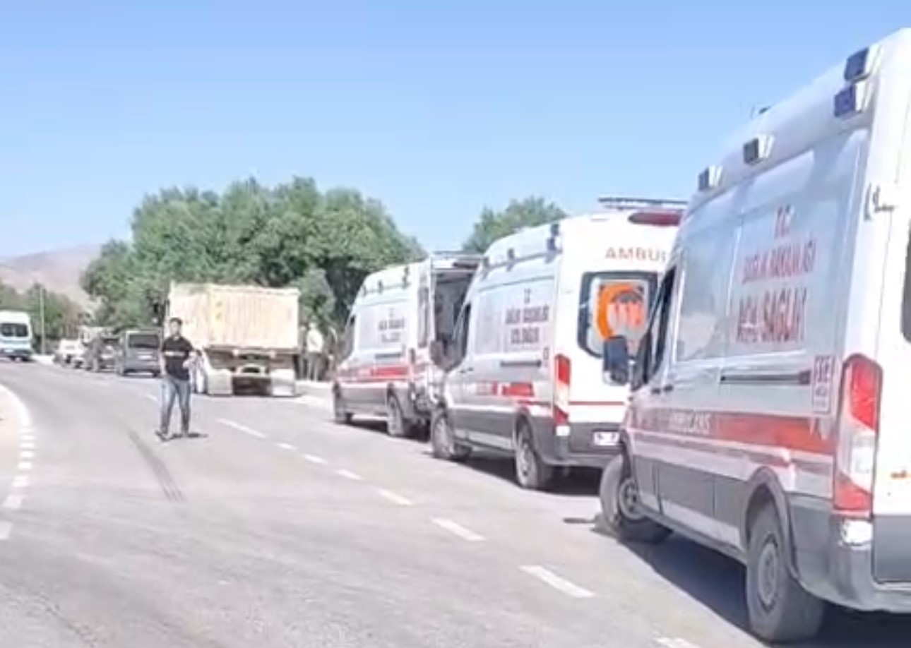 Hakkari’de üç ayrı trafik kazası: 1 ölü, 7 yaralı