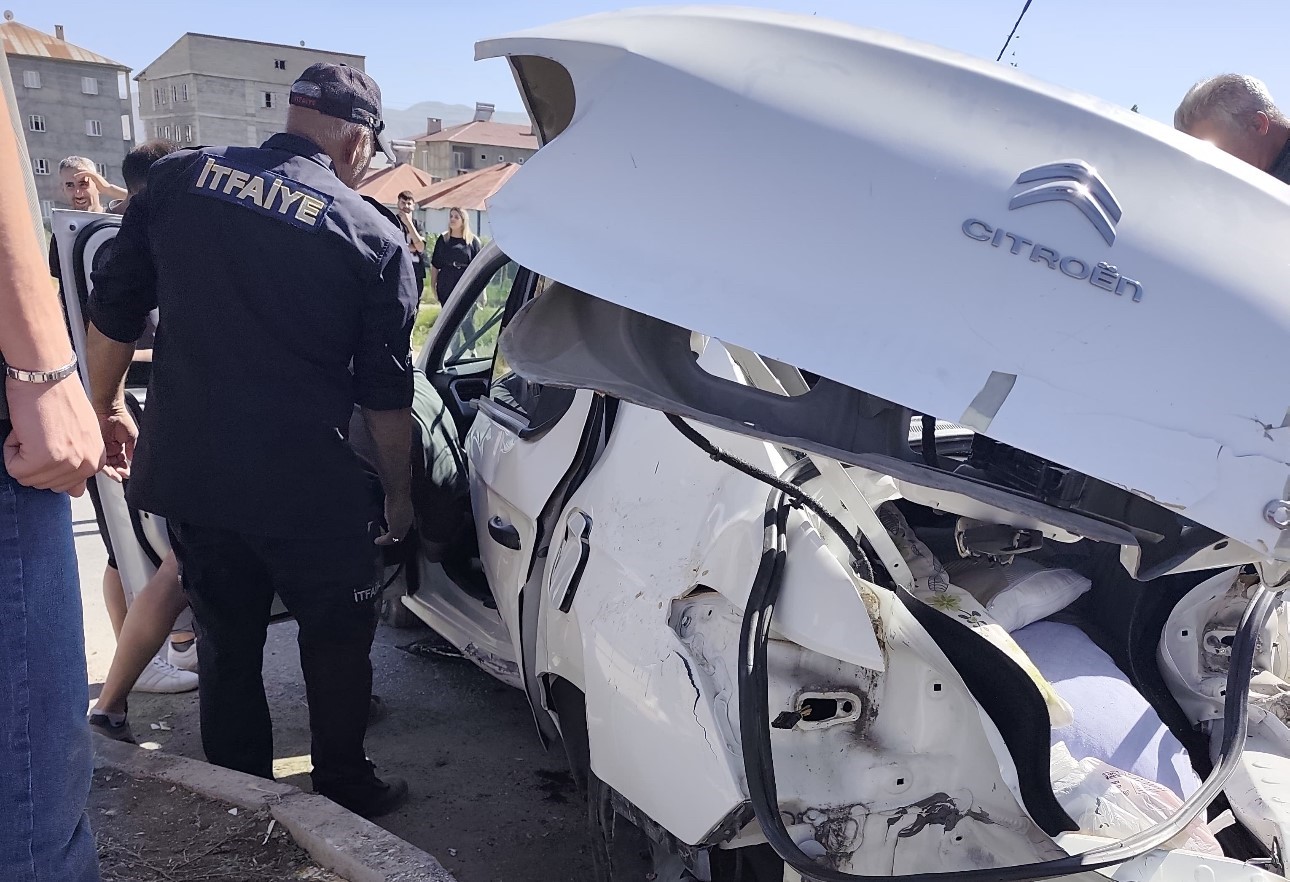 Hakkari’de üç ayrı trafik kazası: 1 ölü, 7 yaralı