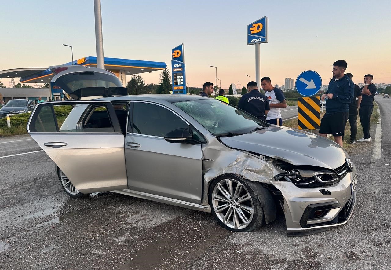 Kastamonu’da iki otomobil çarpıştı: 2 yaralı